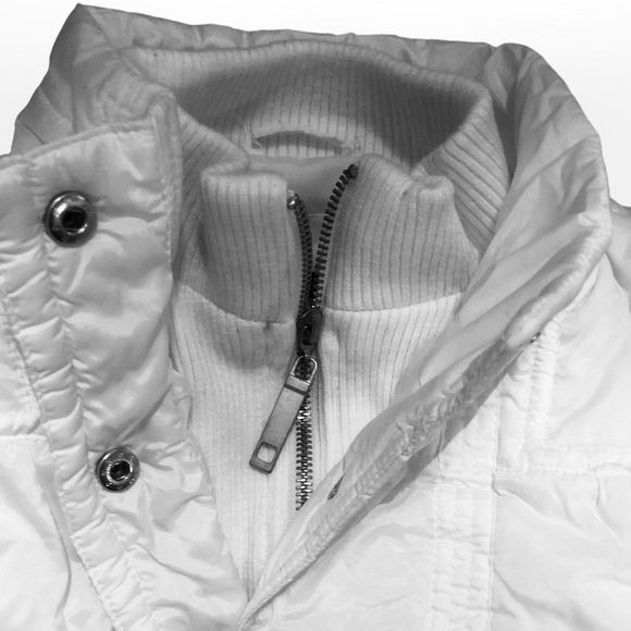 NWOT Maurice’s Super Cute & Warm White Fitted Waist Puffer Vest SZ M - Picture 3 of 4